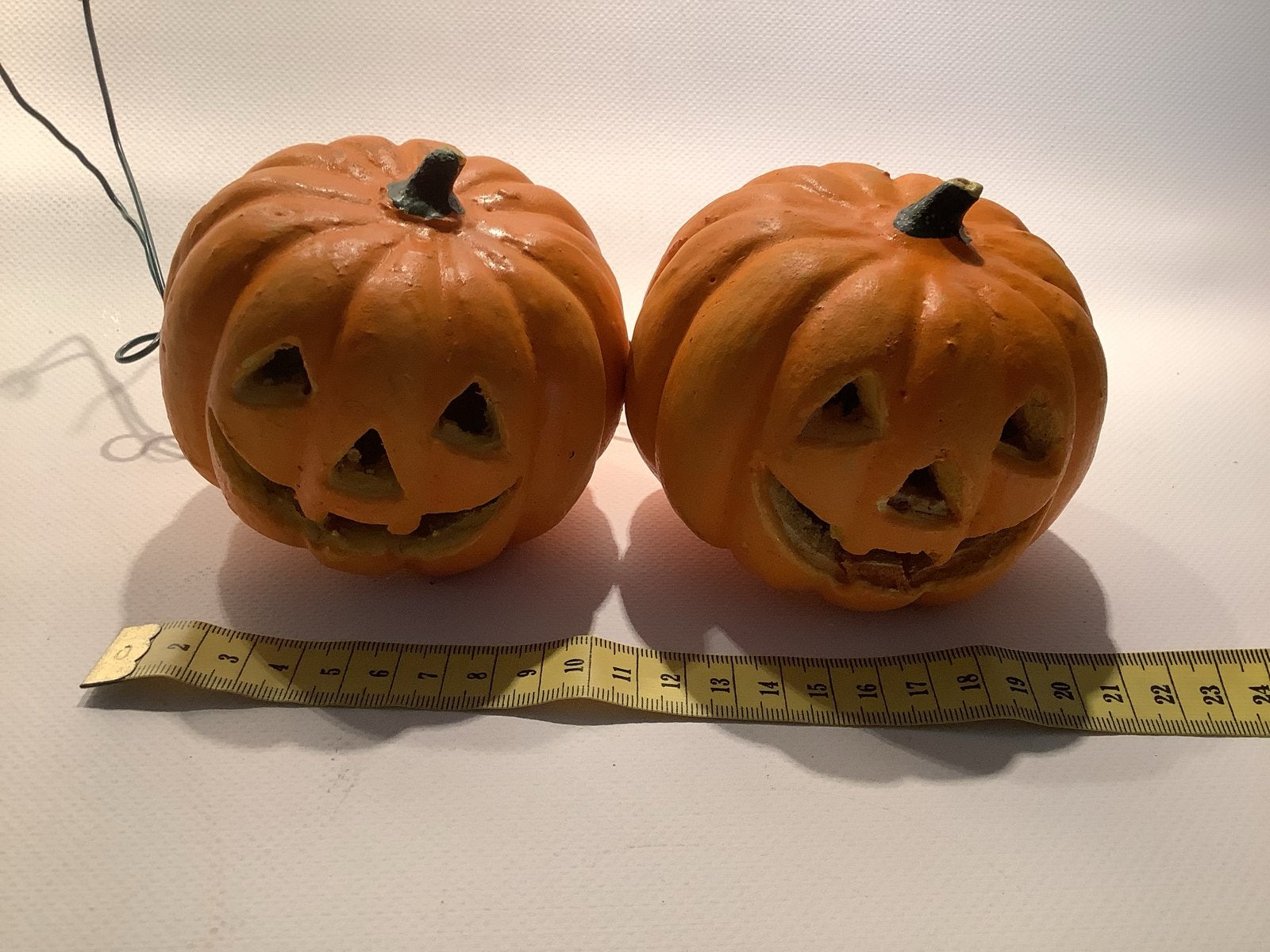 2 Halloween pompoenen decoratie - oranje, Gebruikt, Overige stijlen, Ophalen of Verzenden, Oranje