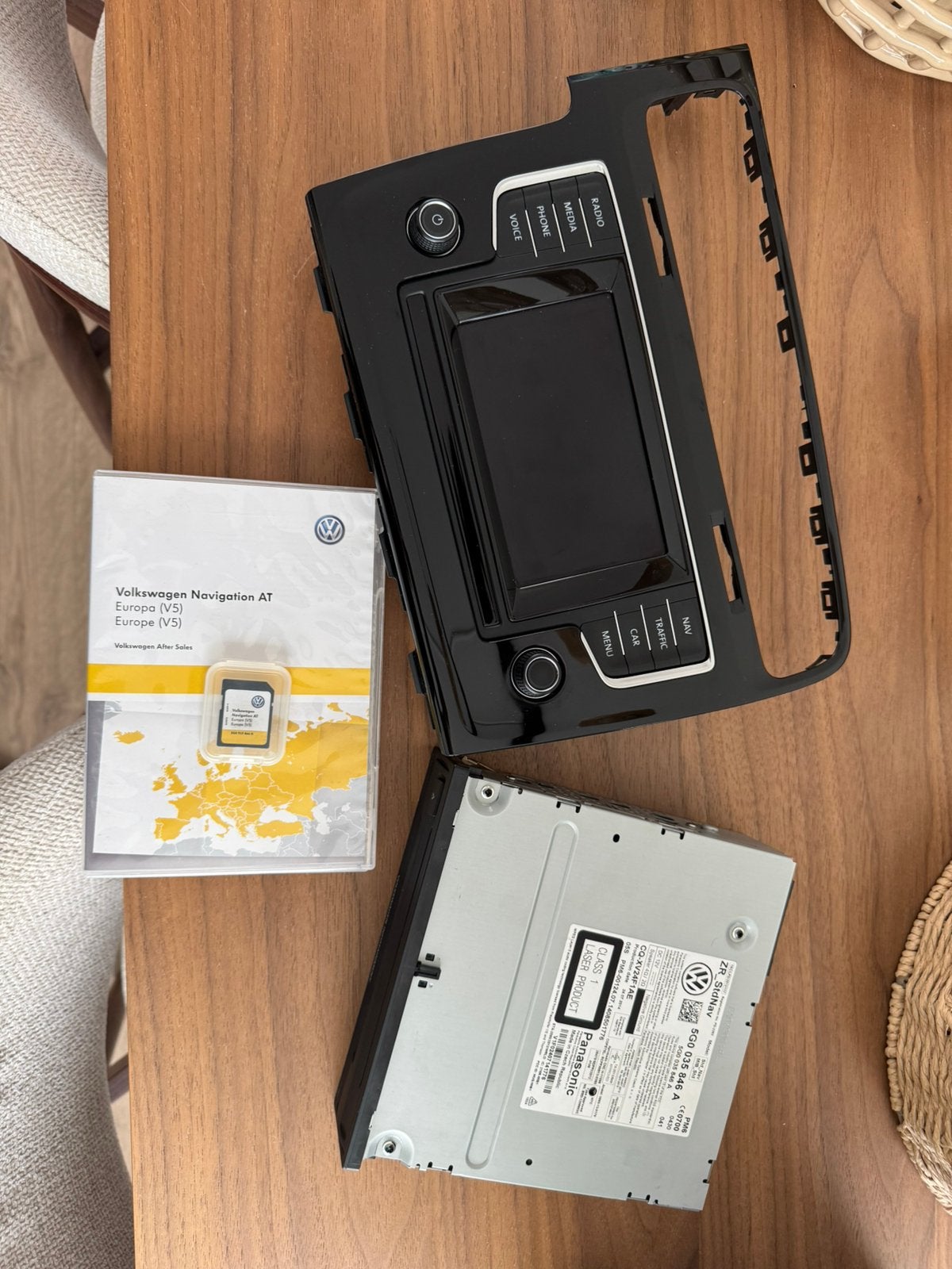 Originele VW Discover Media Navigatie Golf 7 – 5G0, Auto diversen, Ophalen of Verzenden, Zo goed als nieuw