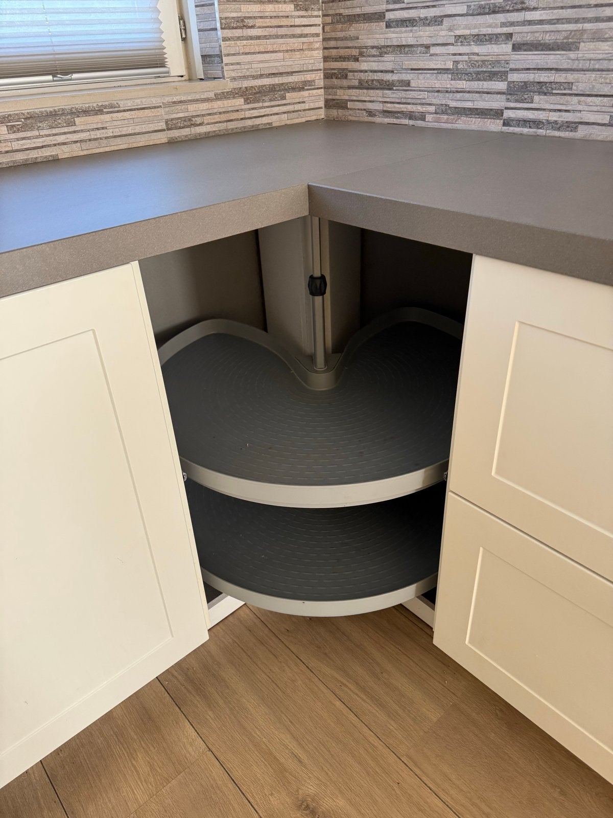 Foto 16 van Moderne witte keuken met Bosch apparatuur