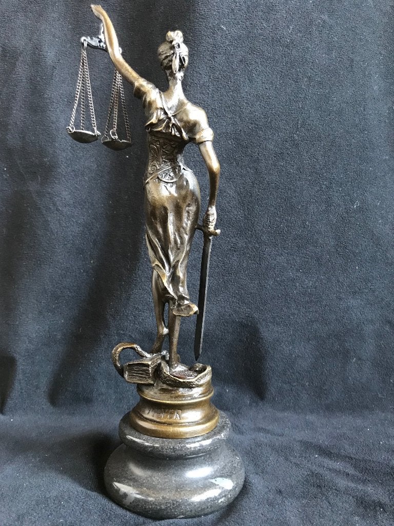 Vrouwe Justitia, ronde sokkel, gesigneerd,brons, Ophalen of Verzenden, Handgemaakt, Brons, Beeld
