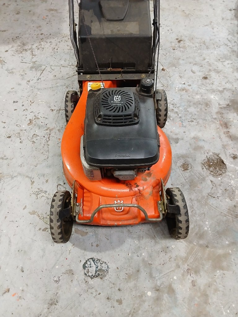 husqvarna loopmaaier, Tuin en Terras, Grasmaaiers, Ophalen, Cirkelmaaier, Gebruikt, Benzine-grasmaaier