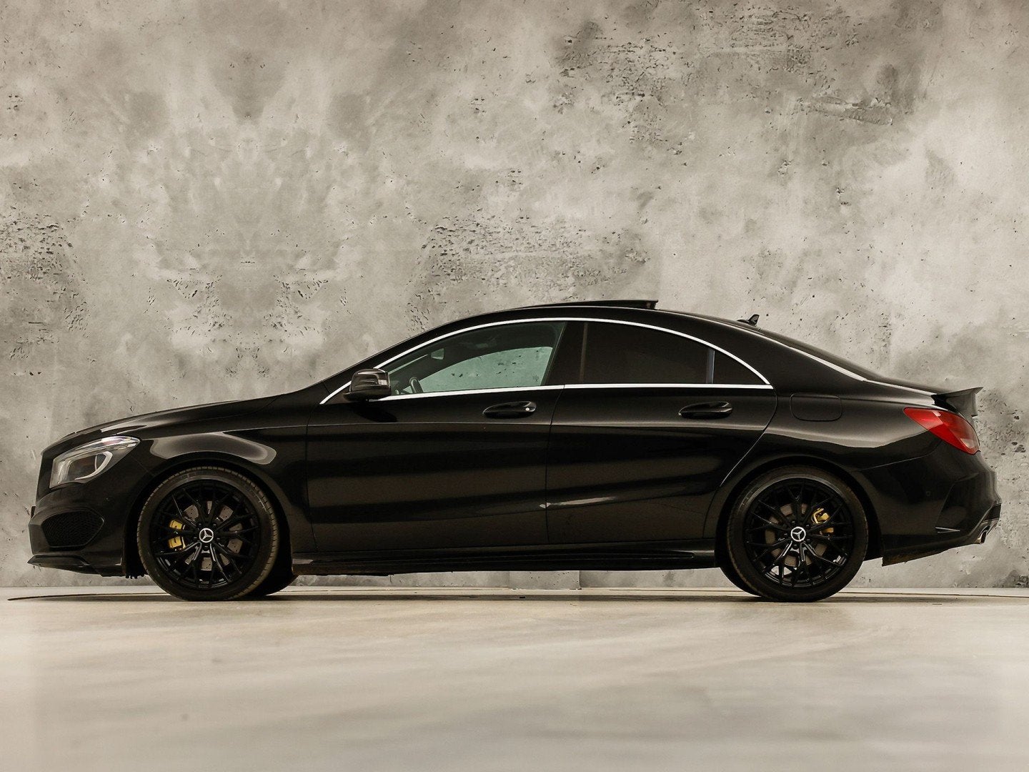 Mercedes-Benz CLA-Klasse 250 AMG Sport 211Pk Automaat (PANOR, 1380 kg, Gebruikt, 4 cilinders, Zwart