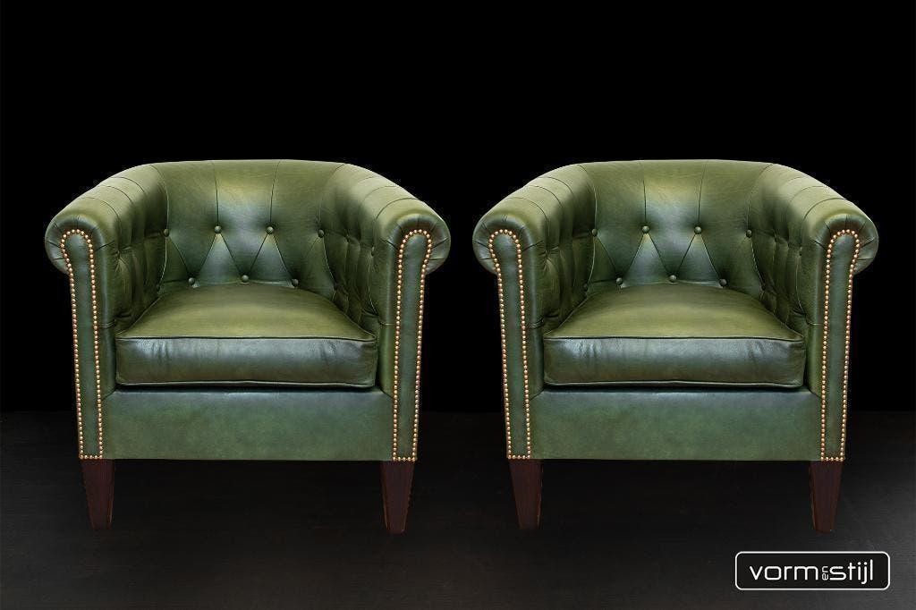 Gecapitonneerde chesterfield clubfauteuils in dik zadelleer, Ophalen, Nieuw, 75 tot 100 cm, Leer