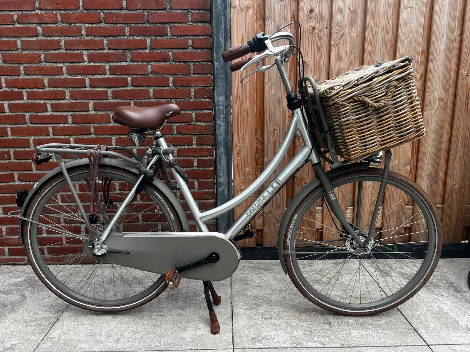 Cortina U4 Normale Damesfiets, Fietsen en Brommers, Fietsen | Dames | Damesfietsen, Gebruikt, Overige merken, (Extra) lage instap