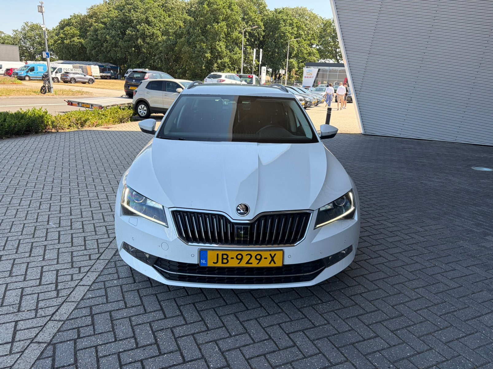 Skoda Superb 1.4 FSI 110KW Combi 2016 Wit, Auto's, Voorwielaandrijving, Stof, Zwart, 4 cilinders