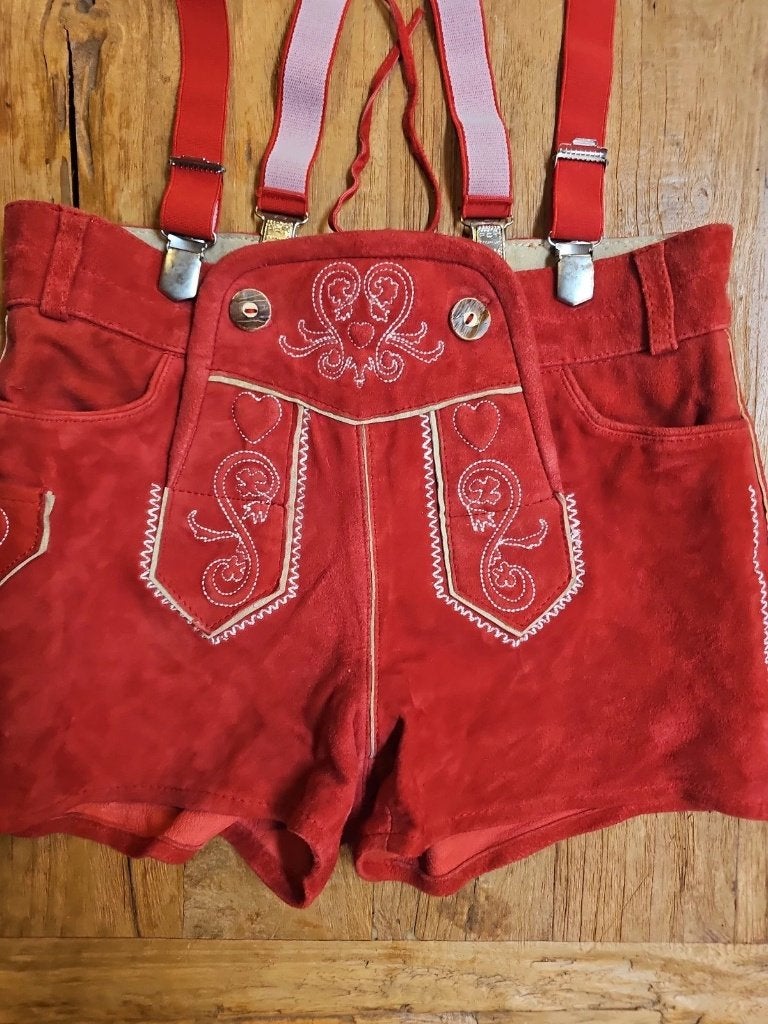 Echte lederhosen dames rood, Carnaval, Djt@dejuistetoon.eu, Mon Plaisir 19, Etten-Leur, Netherlands, DJT De Juiste Toon