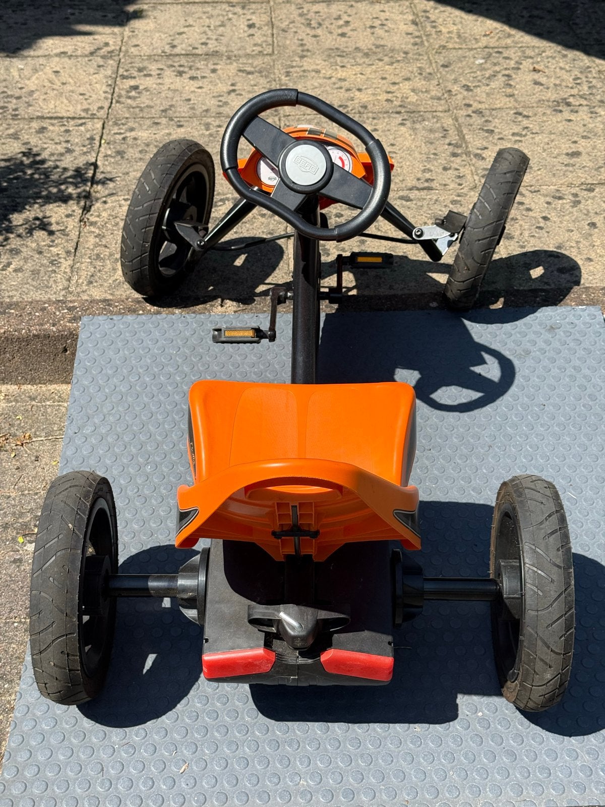 Berg skelter oranje, z.g.a.n., Ophalen, Zo goed als nieuw, Berg, Vrijloopautomaat