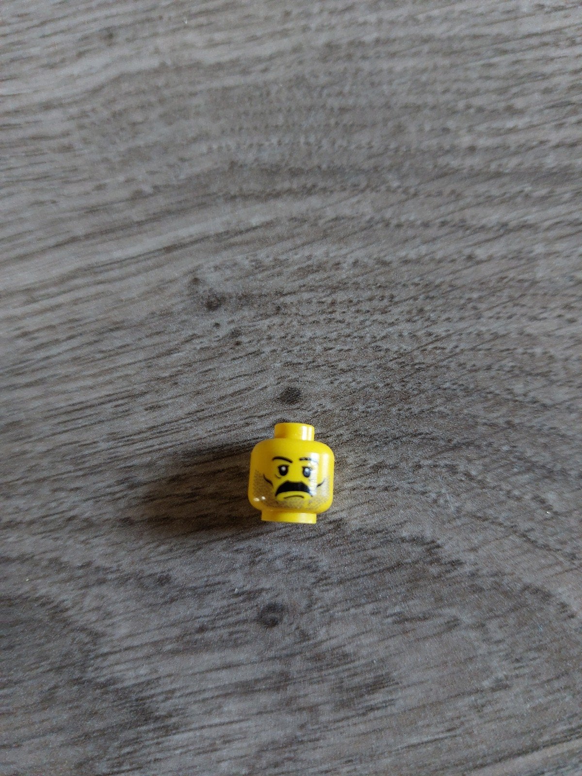 Lego minifiguur hoofdje met snor, Ophalen