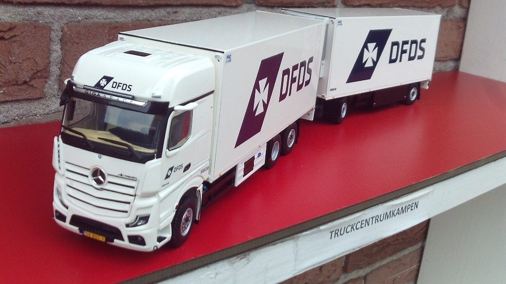 WSI  Mercedes  Benz  Actros  MP5  van  D.F.D.S., Ophalen of Verzenden, Nieuw, Bus of Vrachtwagen, Wsi