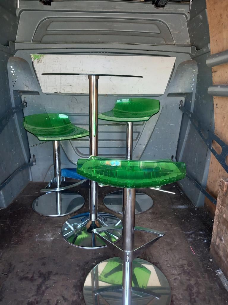 Disgn barkrukken met staantafel, 2 krukken, Ophalen, 60 tot 90 cm