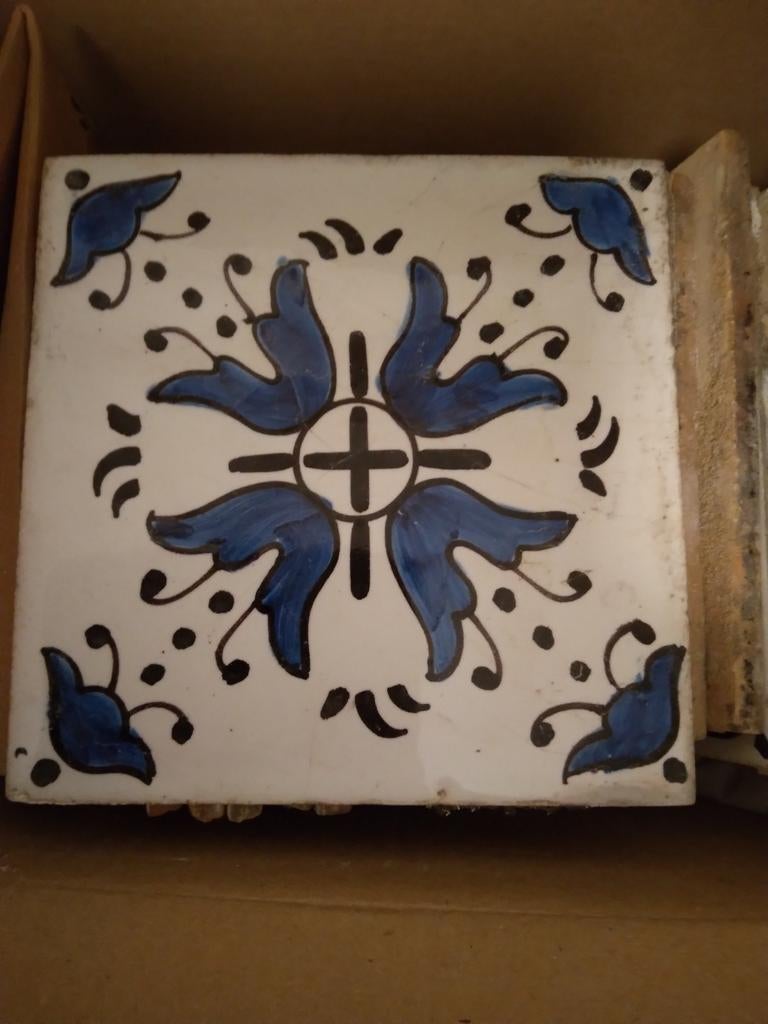 Antieke kloktegel 13x13 cm, Ophalen