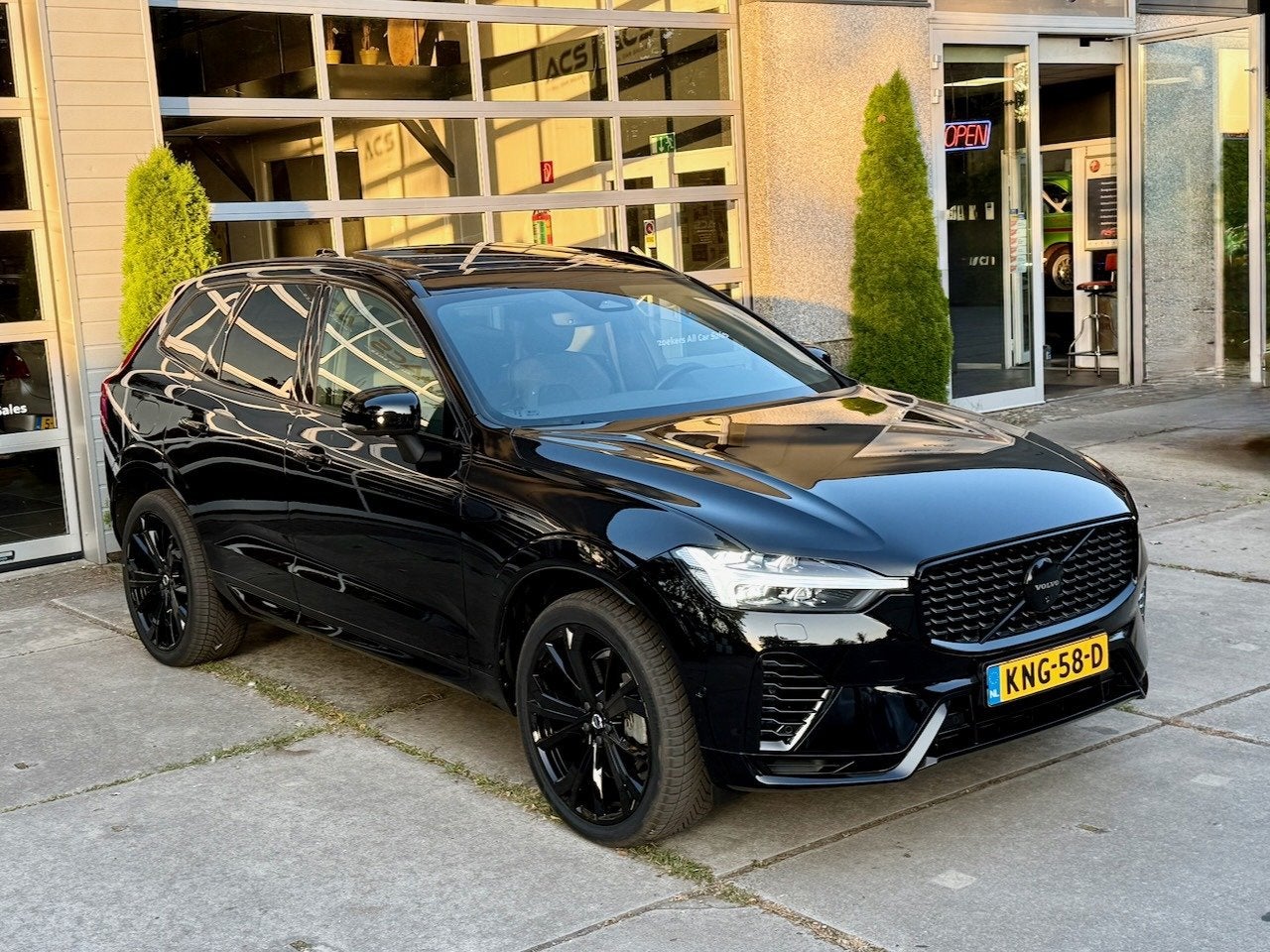 Volvo XC60 2.0 T6 PHEV|AWD Plus Black Edition|Long Range|Pan, Auto's, Gebruikt, Euro 6, 4 cilinders, 1969 cc