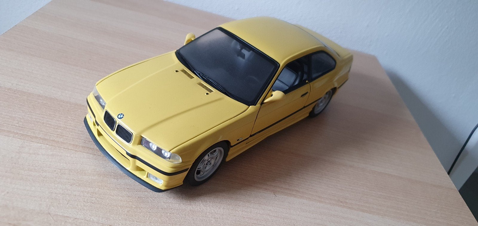Aangeboden BMW E36 M3 Coupé, Ophalen of Verzenden, Zo goed als nieuw, Auto, UT Models
