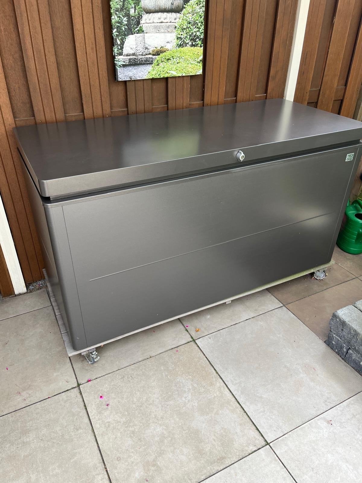 Grote metalen kussenbak met slot, Tuin en Terras, Ophalen of Verzenden, Gebruikt, Metaal, Overige typen