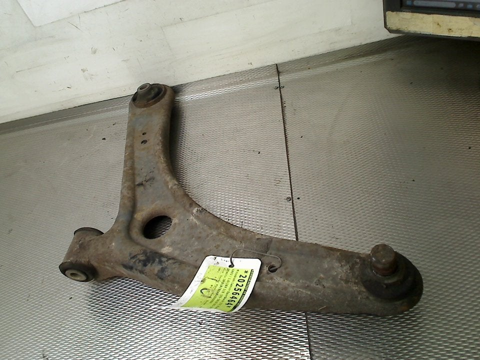 Draagarm Links Voor Mitsubishi Lancer Sportback (CX) 2010, Gebruikt, Info@mitsubishi-motors.de, Mitsubishi, Emil-Frey-Straße 2, Friedberg 61169, , Duitsland