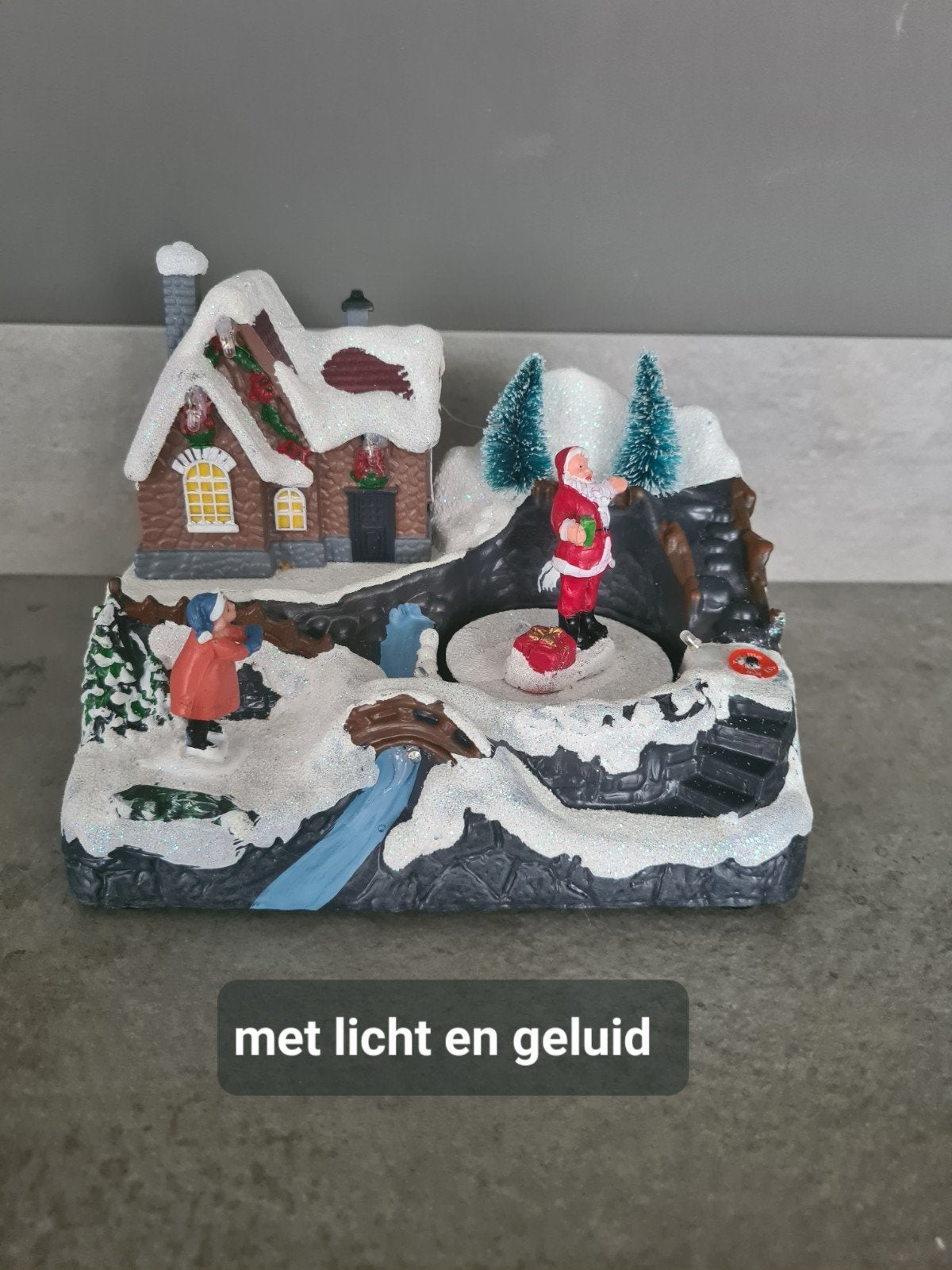 kerstdorp met licht en geluid, Diversen, Kerst, Ophalen of Verzenden, Zo goed als nieuw