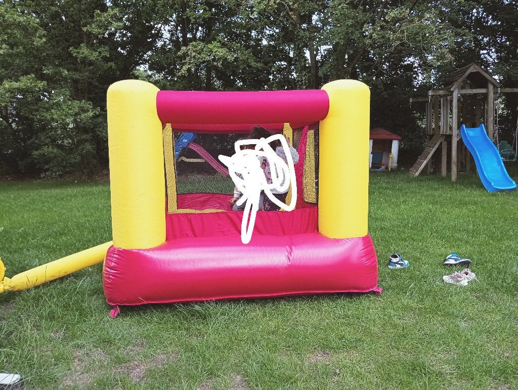 Springkussen met pomp, Ophalen, Zo goed als nieuw