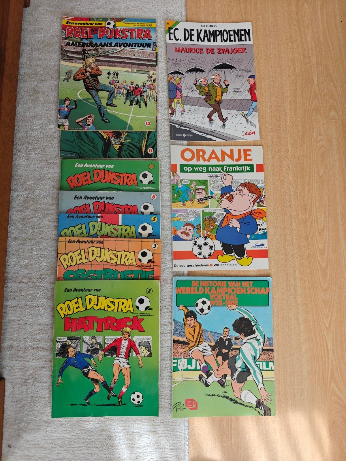 10 Voetbalstripboeken - oa Roel Dijkstra, F.C. De Kampioenen, Meerdere stripboeken, Ophalen of Verzenden, Gelezen