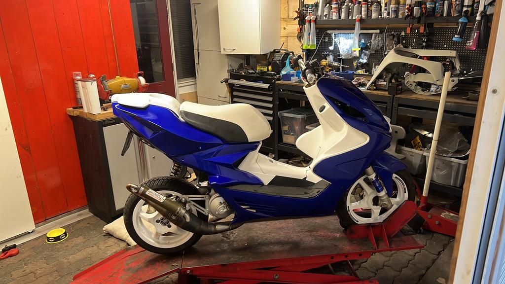 Zeer mooie Yamaha Aerox 50cc, Ophalen, Zo goed als nieuw, Benzine, Aerox