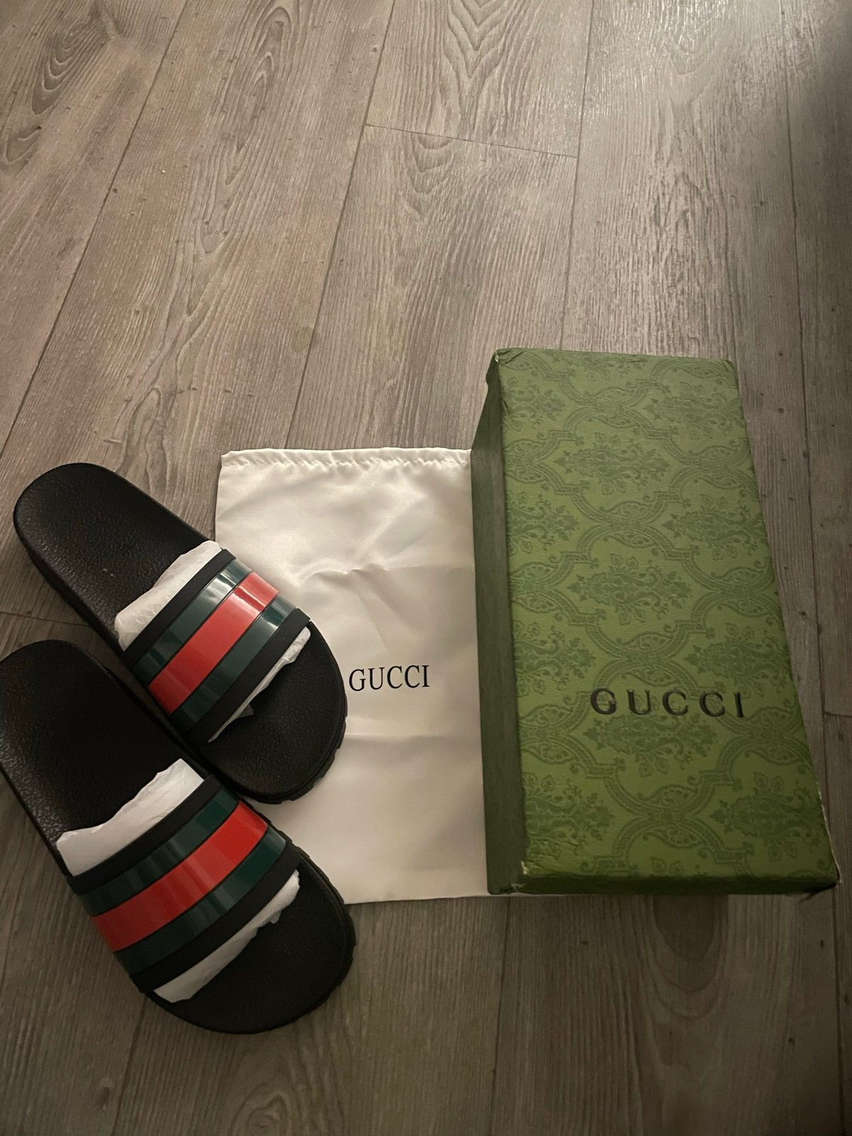 GUCCI SLIPPERS - MAAT 42, Ophalen of Verzenden, Nieuw, Zwart, Slippers