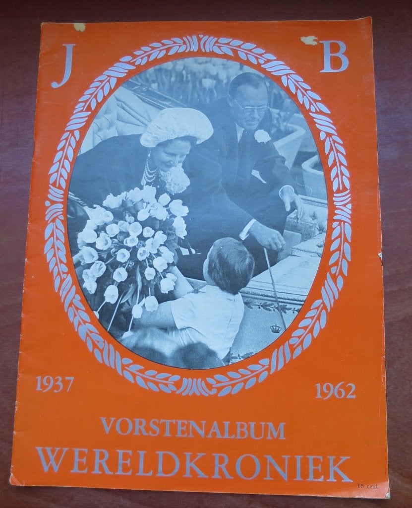 Blad Wereldkroniek Vorstenalbum Jubileumuitgave, Verzamelen, Ophalen, Gebruikt, Nederland, Tijdschrift of Boek