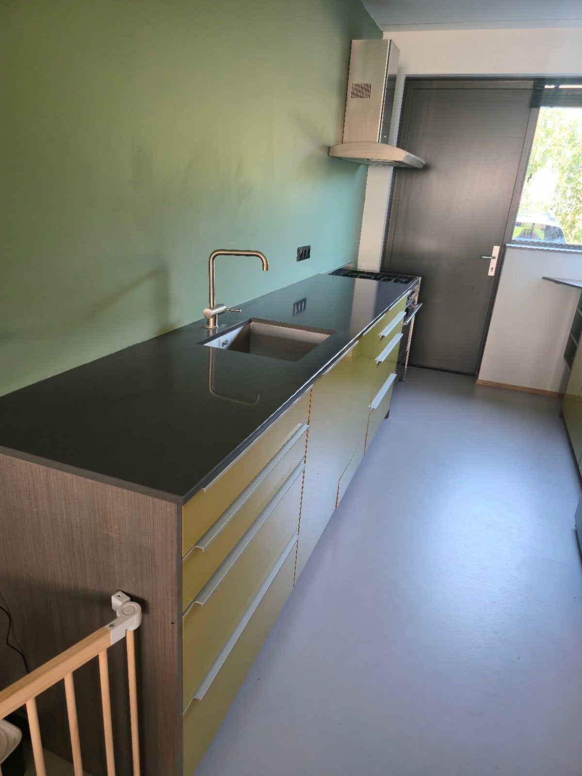 Kwalitatieve lichtgroene keuken met veel opbergruimte, Ophalen, Gebruikt, Enkelwandige keuken, Hoogglans of Gelakt