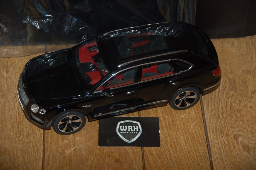 1:18 BENTLEY BENTAYGA onyx black Kyosho fully open WRH, Hobby en Vrije tijd, Modelauto's | 1:18, Verzenden, Zo goed als nieuw
