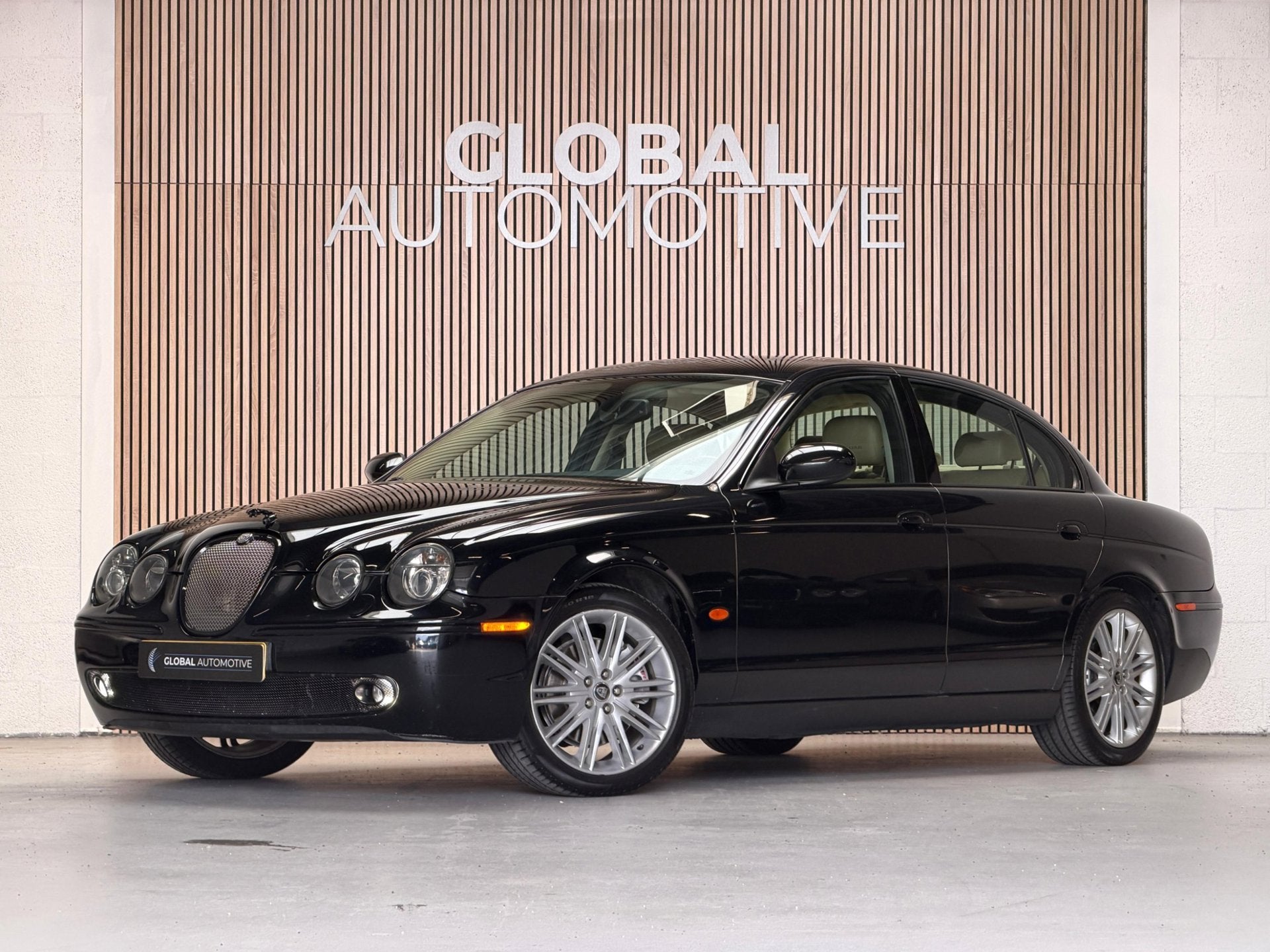 Jaguar S-type 4.2 V8 Executive - LEDER - NAVI - TELEFOON - S, Auto's, Jaguar, Automaat, Achterwielaandrijving, Gebruikt, 1850 kg