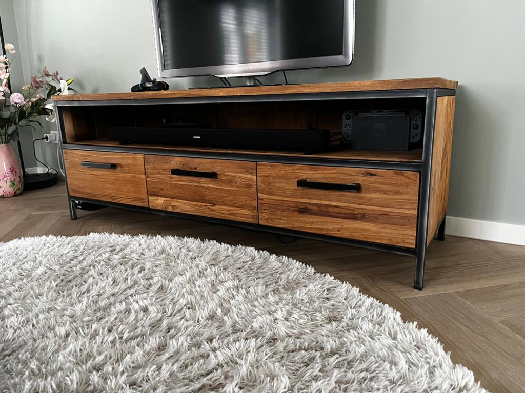 Tv meubel staal met hout, Ophalen, 100 tot 150 cm, Teakhout, Zo goed als nieuw