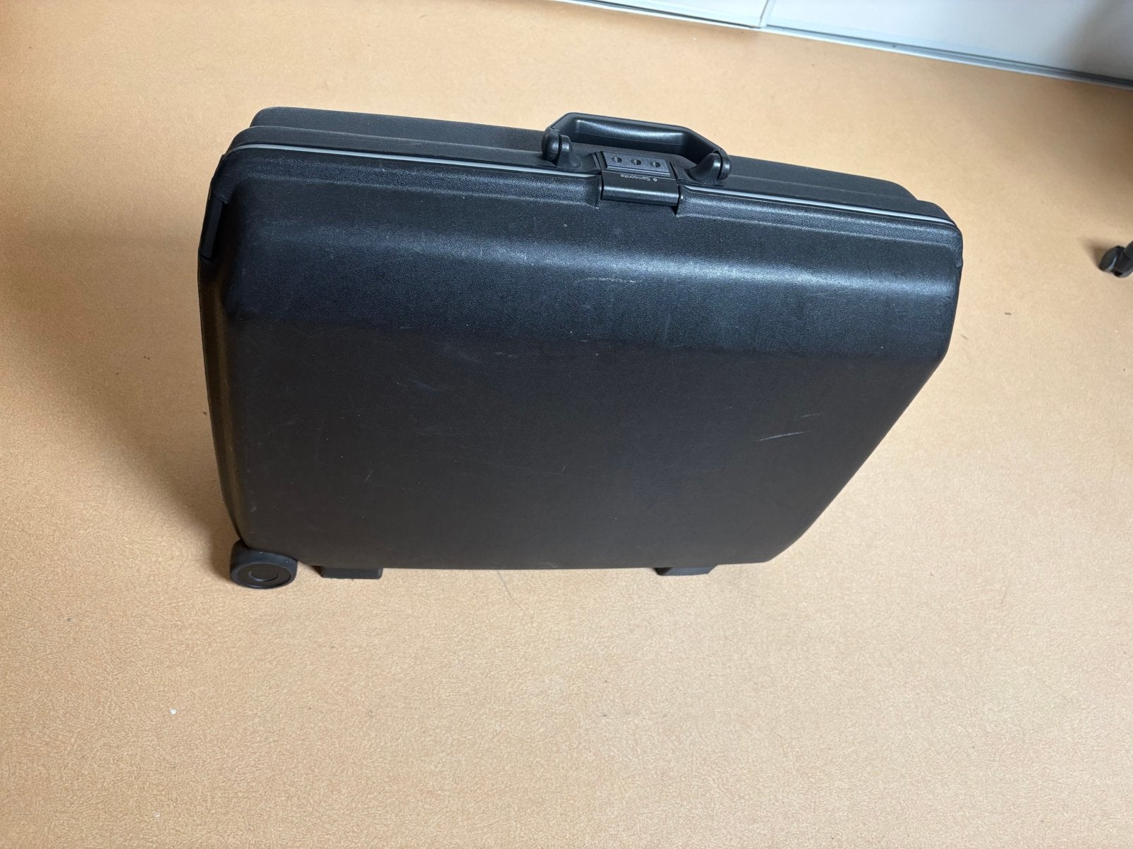 Gebruikte Samsonite koffer met slot en wieltjes, Gebruikt, Hard kunststof, 45 tot 55 cm, Wieltjes