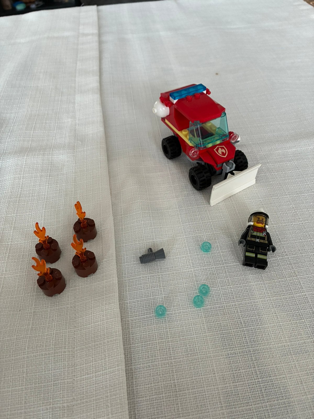 Lego 60279 Kleine Bluswagen, Lego, Ophalen of Verzenden, Complete set, Compleet