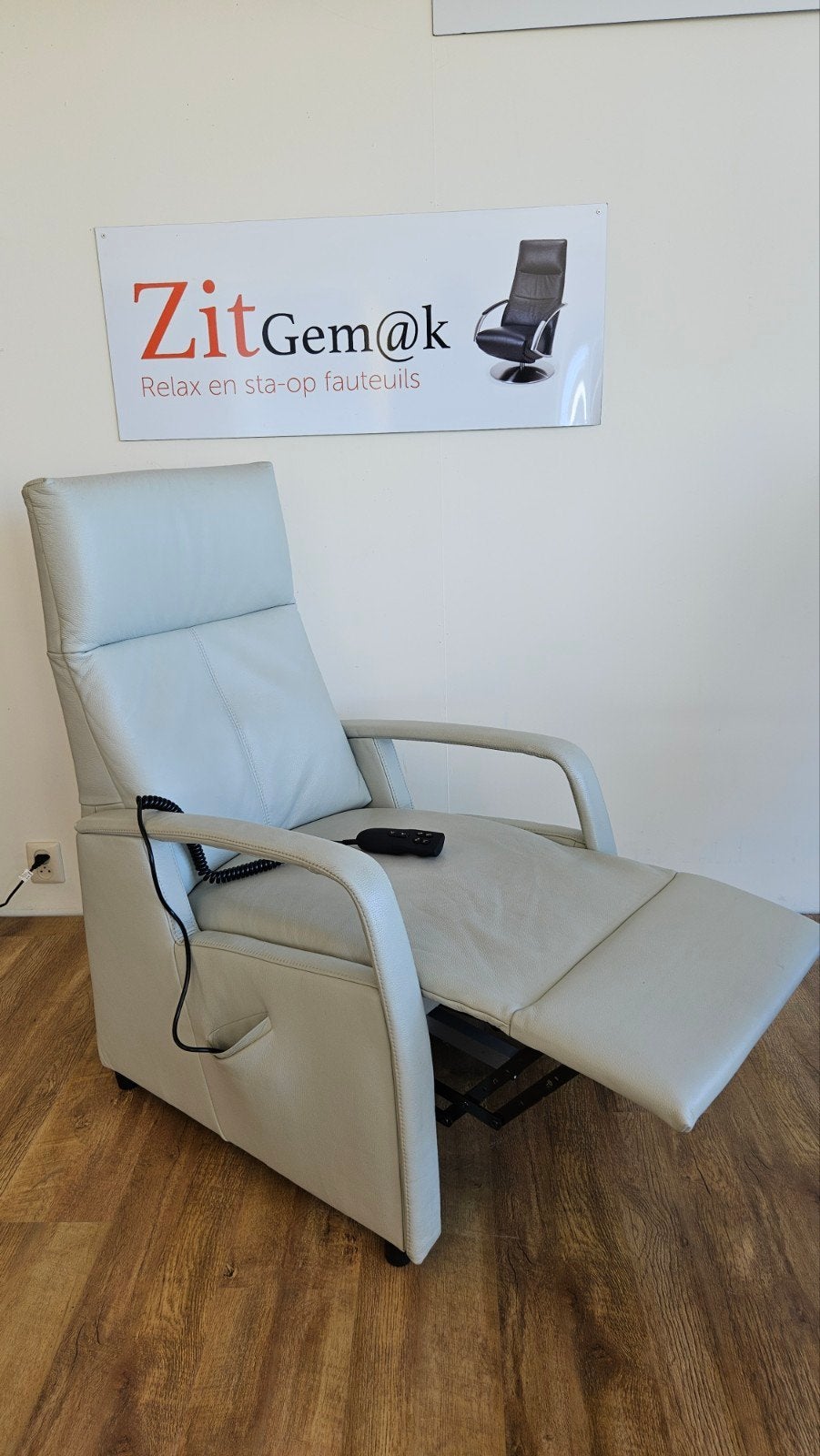 Tirana sta op fauteuil met accu bij Zitgemak in joure, Ophalen of Verzenden, Zo goed als nieuw, 50 tot 75 cm, Leer