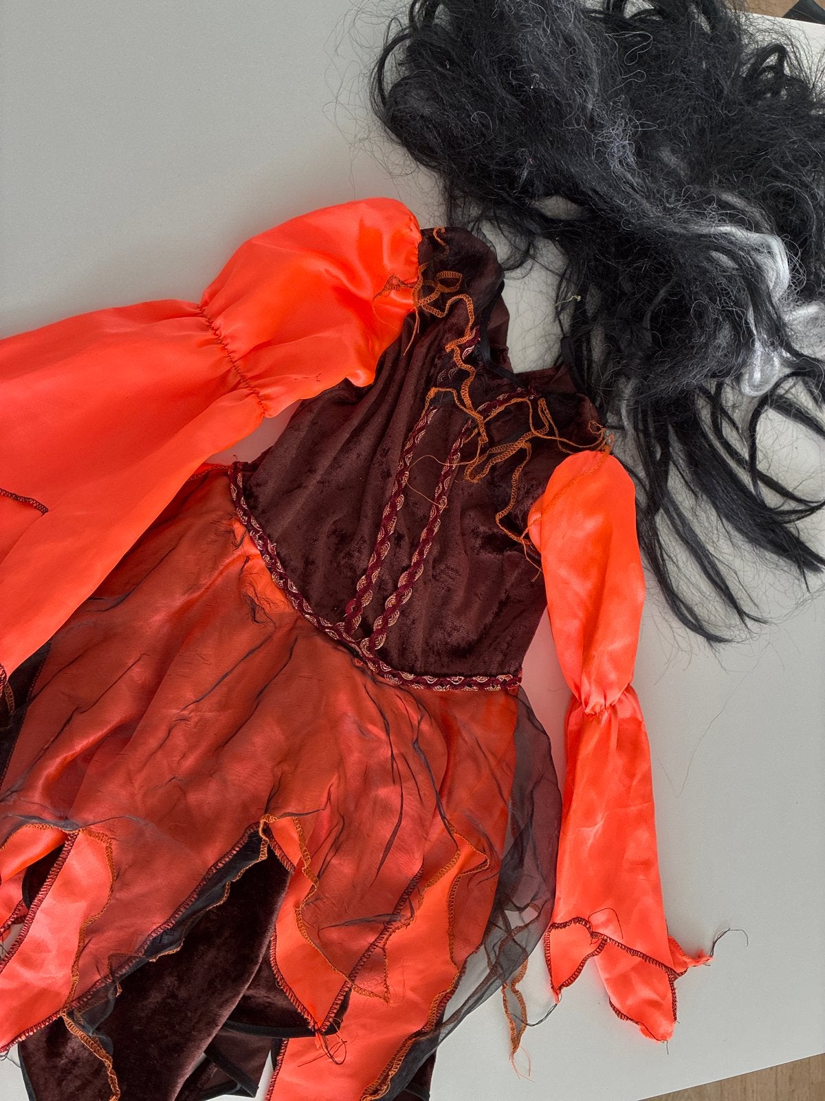Heksenjurk met pruik - Halloween kostuum, Kinderen en Baby's, Carnavalskleding en Verkleedspullen, Ophalen, 122 t/m 128, Meisje