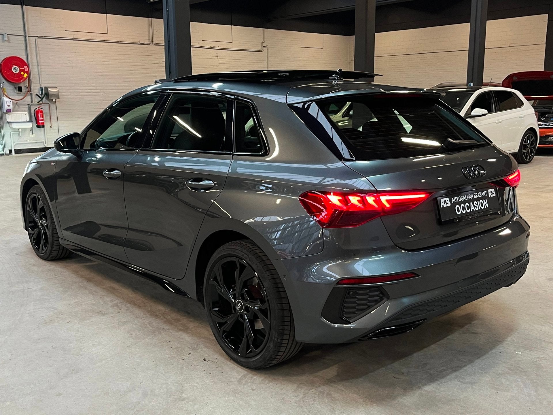 Audi A3 Sportback 35 TFSI Mild-Hybrid S Line Pano/Sfeerverl/, Auto's, Zwart, 4 cilinders, 150 pk, Leder en Stof