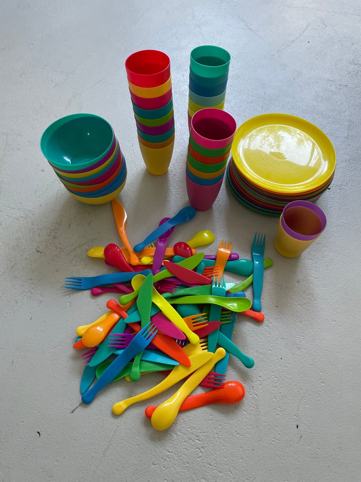 Plastic borden, kommen, bekers, bestek, Ophalen, Kunststof, Overige merken, Zo goed als nieuw