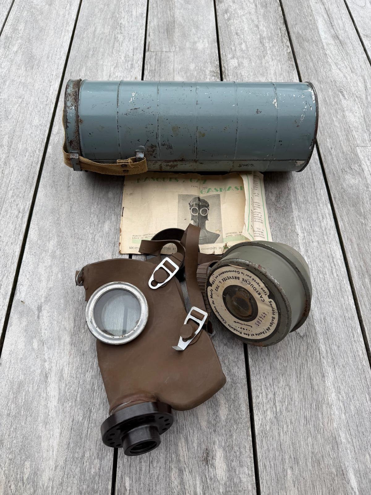ww2 L.702 belgisch volksverdedigings gasmasker, Verzamelen, Ophalen of Verzenden, Landmacht, Nederland, Helm of Baret