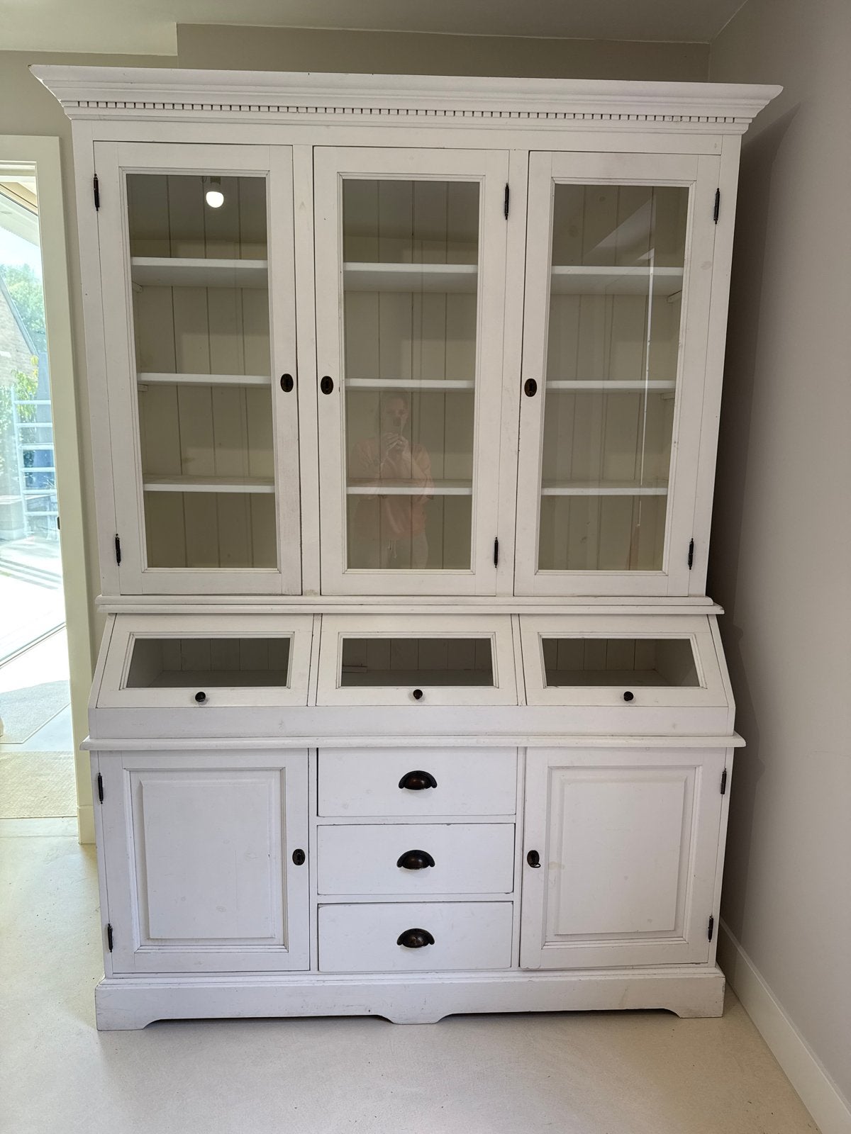 Antieke witte buffetkast met vitrine en lades, Huis en Inrichting, Ophalen, Gebruikt, 100 tot 150 cm, Met lade(s)