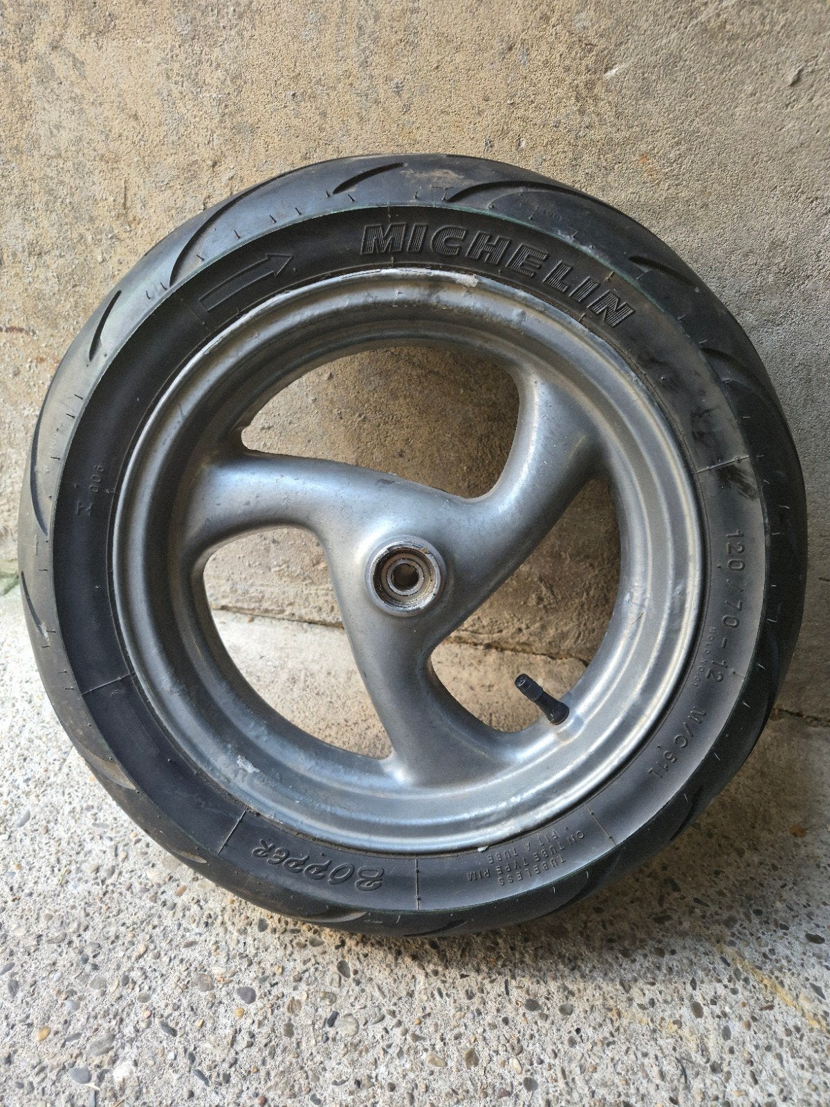 Voorwiel Peugeot Vivacity Voor Wiel Velg Band, ., Overige typen, Ophalen of Verzenden, Zo goed als nieuw