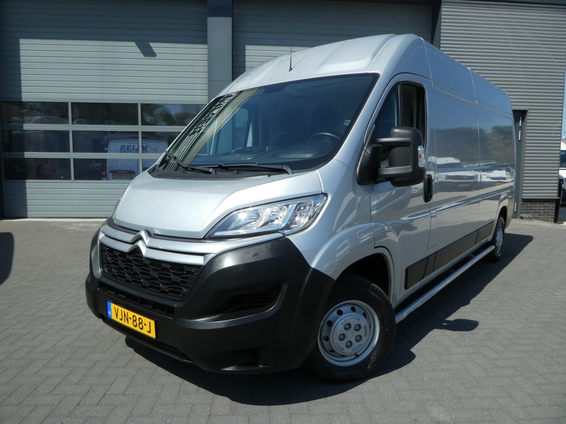 Citroen Jumper 33 2.2 BlueHDi 140 L3H2 airco camera navigati, Auto's, Voorwielaandrijving, Gebruikt, Euro 6, 4 cilinders