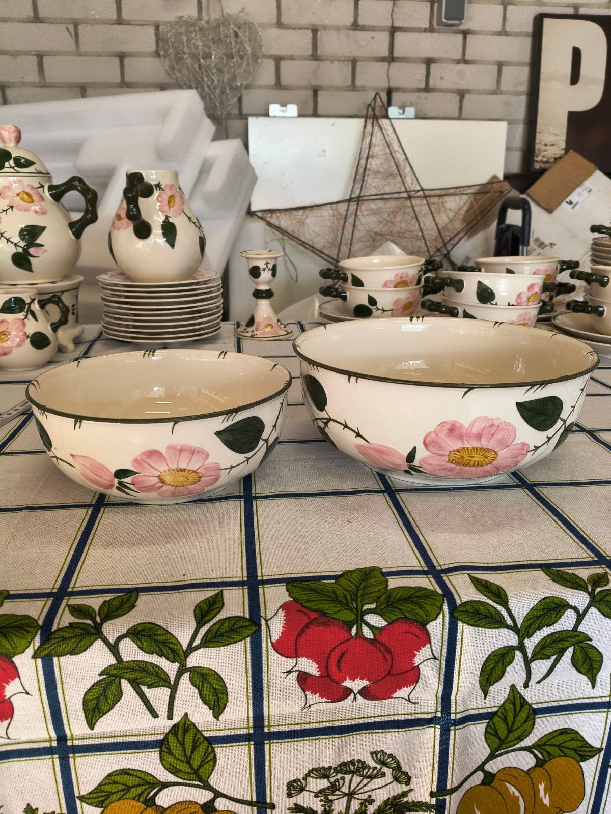 Villeroy & Boch Wild Rose saladekommen - set van 2, Antiek en Kunst, Ophalen of Verzenden