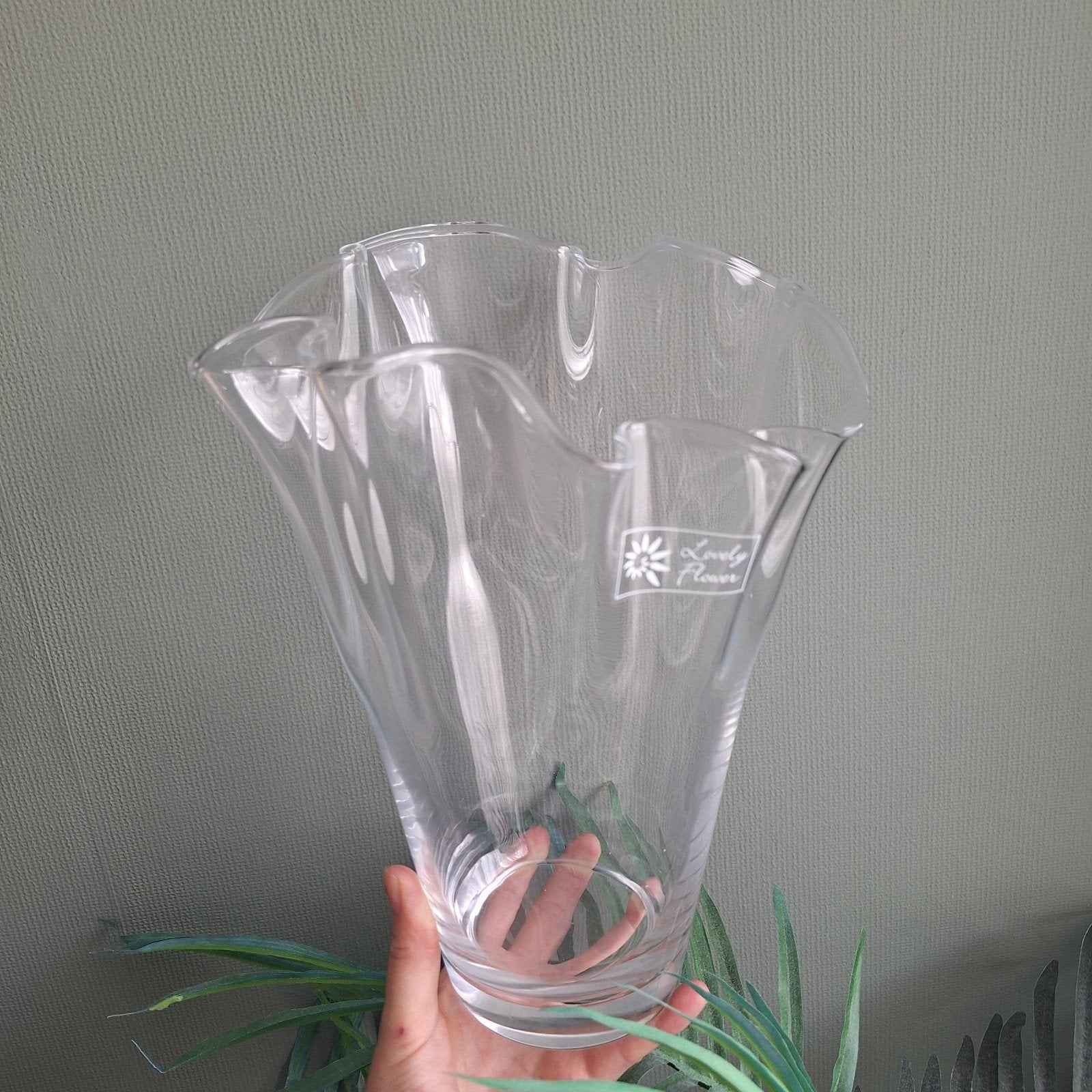 Glazen waaiervaas zakdoekvaas tulpenvaas 28 cm., Huis en Inrichting, 28 cm, Transparant, Ophalen of Verzenden, Glas