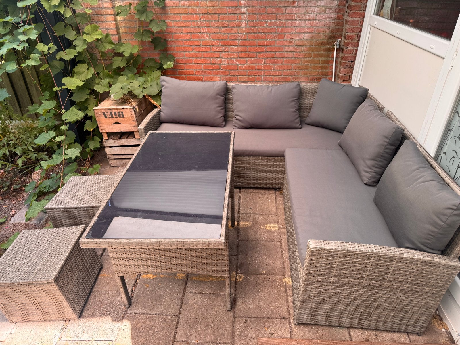 Wicker loungeset met tafel en kussens, Tuin en Terras, Ophalen, Gebruikt, 6 zitplaatsen, Loungeset