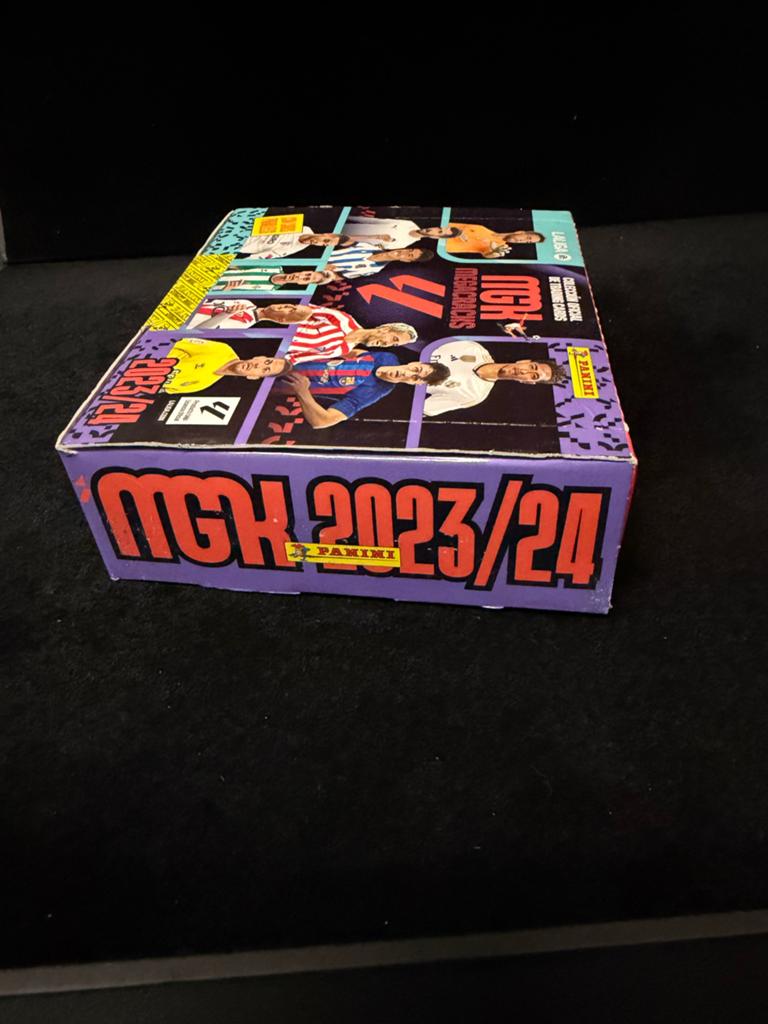 Megacracks 23/24 Verzegelde Box, Ophalen of Verzenden, Nieuw, Boosterbox
