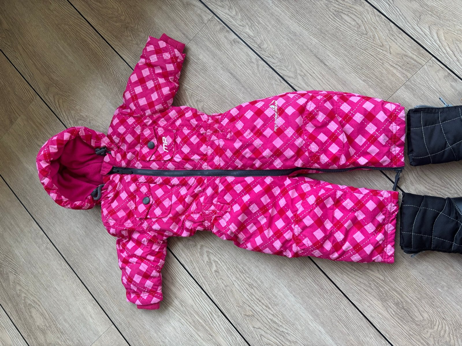 Roze geruit skipak 74 en bijpassende snowboots voor kinderen, Gebruikt, Meisje, Overige typen, Ophalen of Verzenden