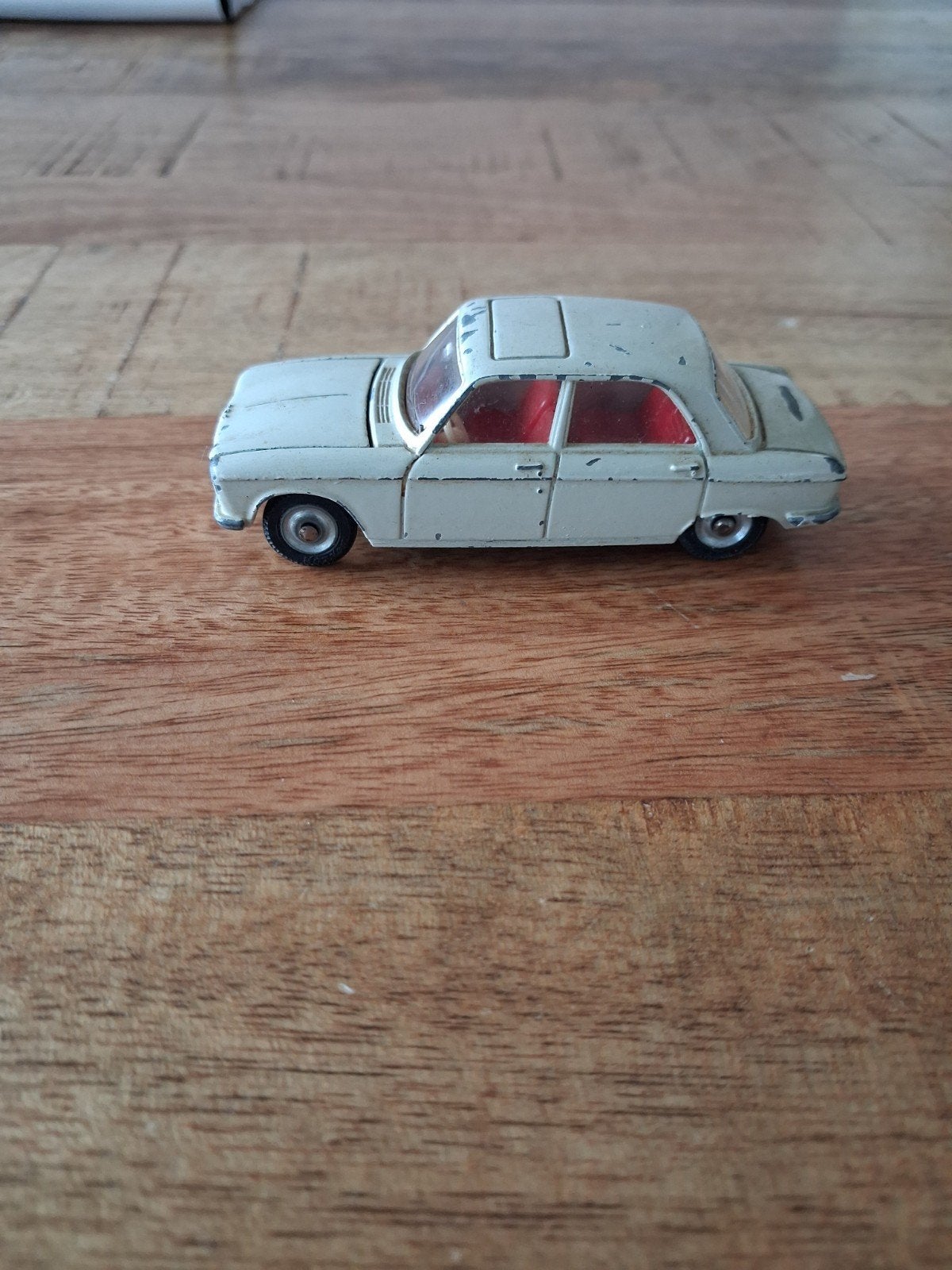 Dinky toys Peugeot 204., Ophalen of Verzenden, Gebruikt, Auto, Dinky Toys
