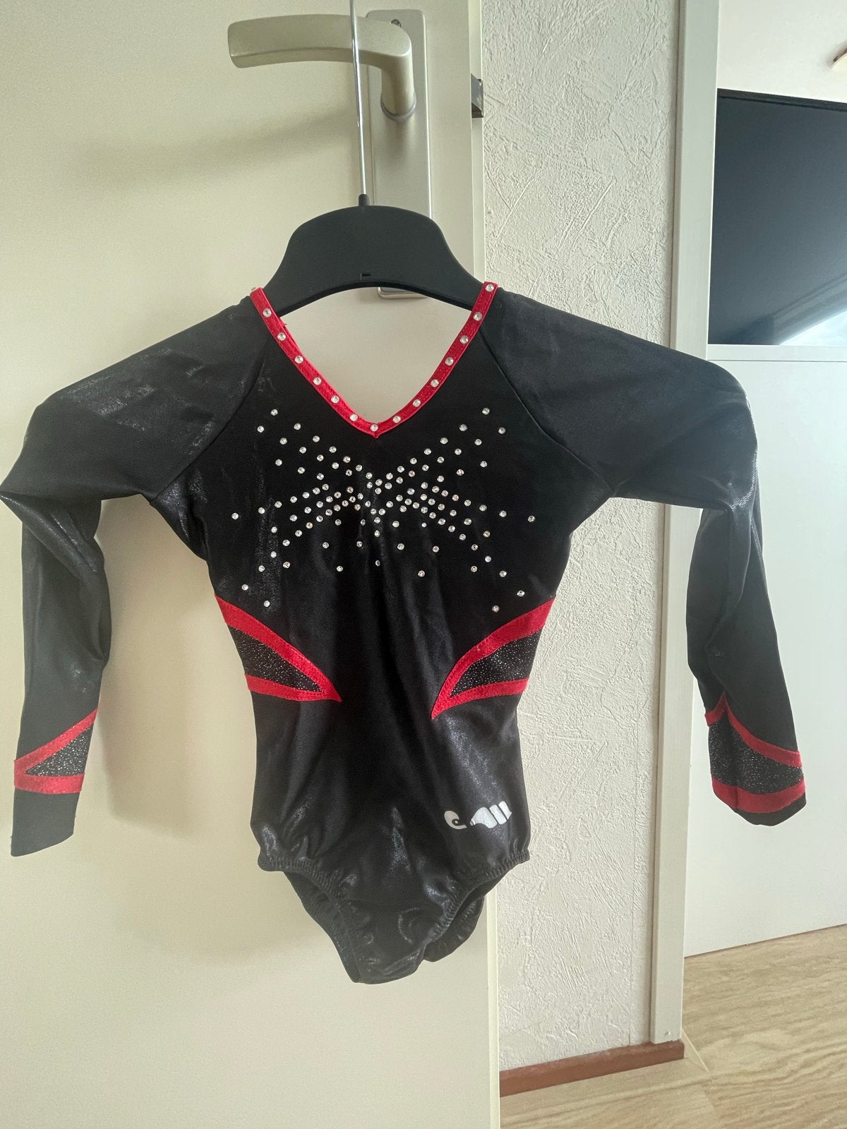Turnpakje Moreau zwart/rood met glitters en steentjes, Maat 38/40 (M), Zwart, Overige typen, Ophalen of Verzenden