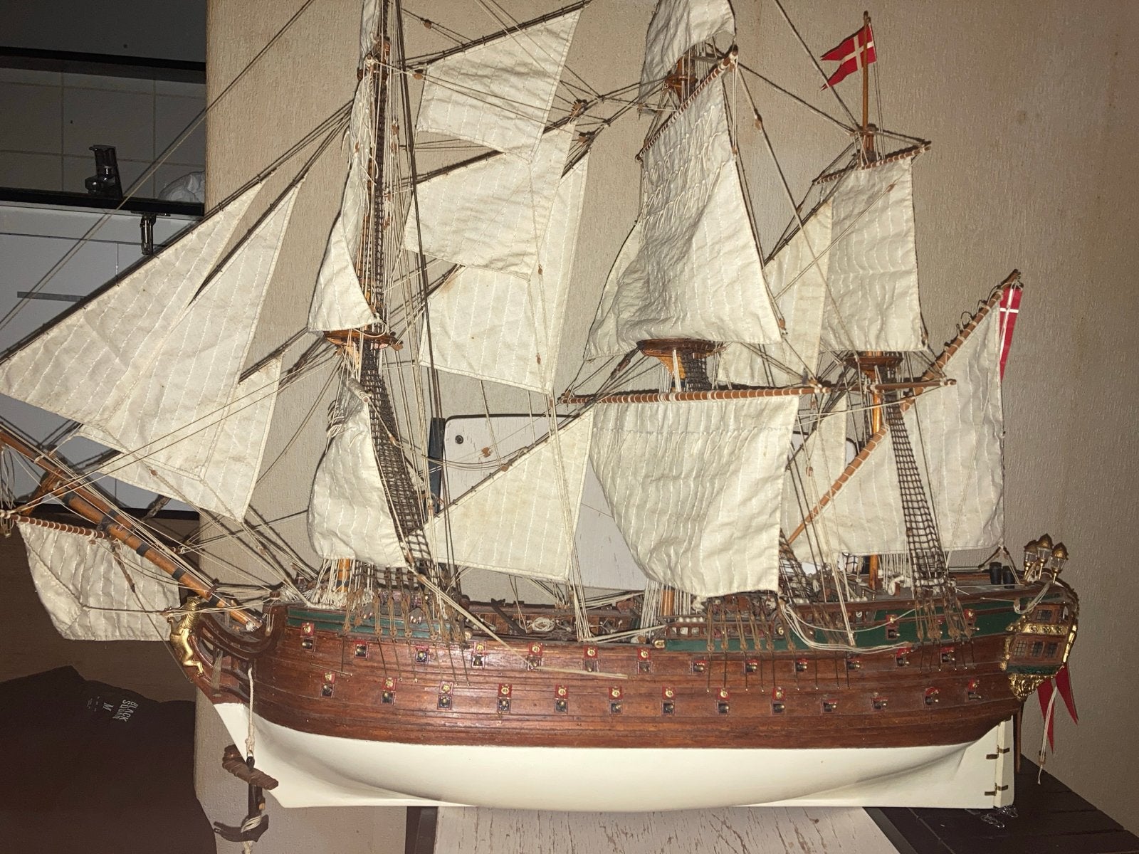 Gedetailleerd scheepsmodel van een zeilschip, Ophalen, Zo goed als nieuw, Groter dan 1:32, Overige merken