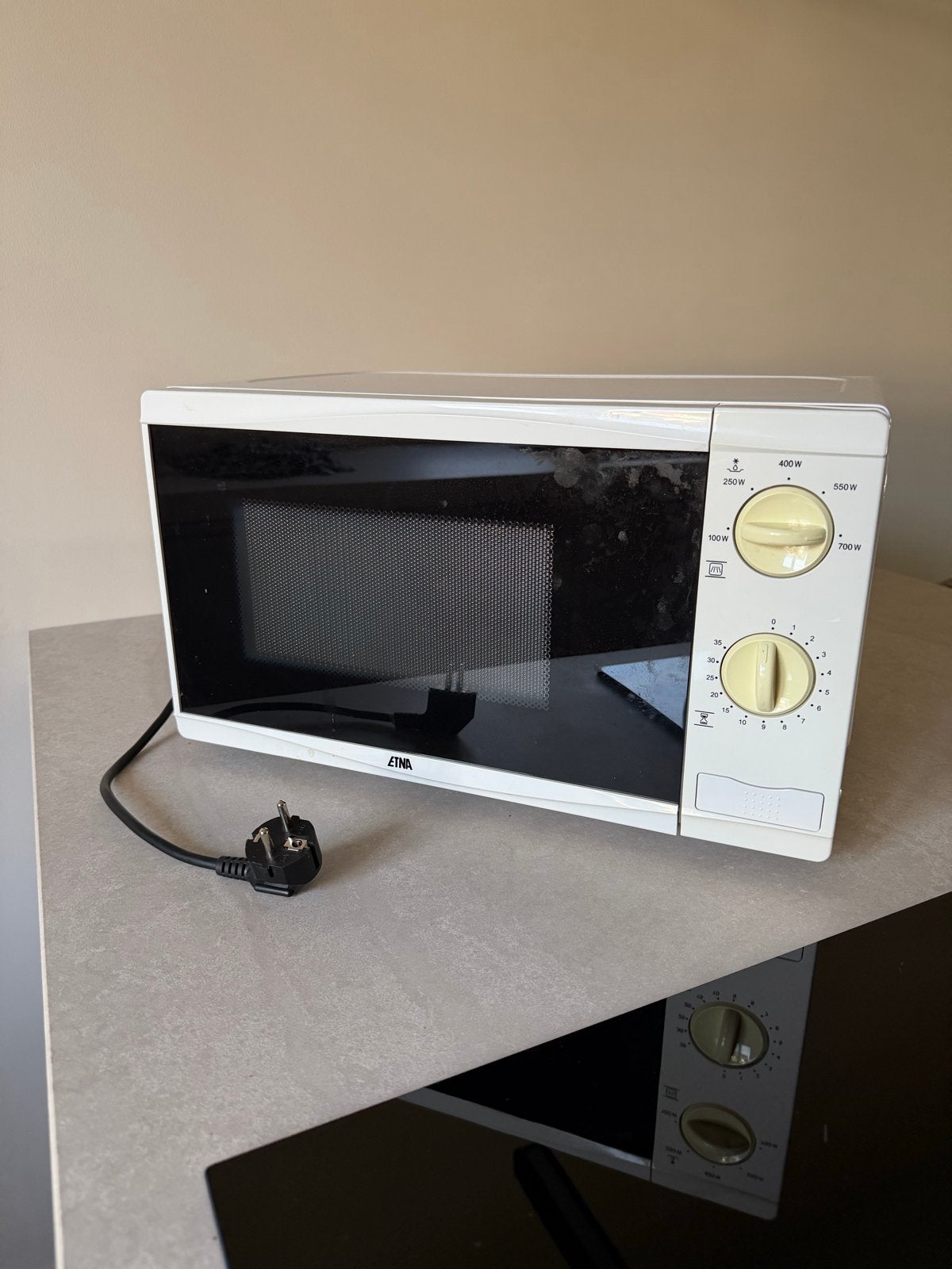 Etna 700W Magnetron, Ophalen, Gebruikt, Minder dan 45 cm, Magnetron