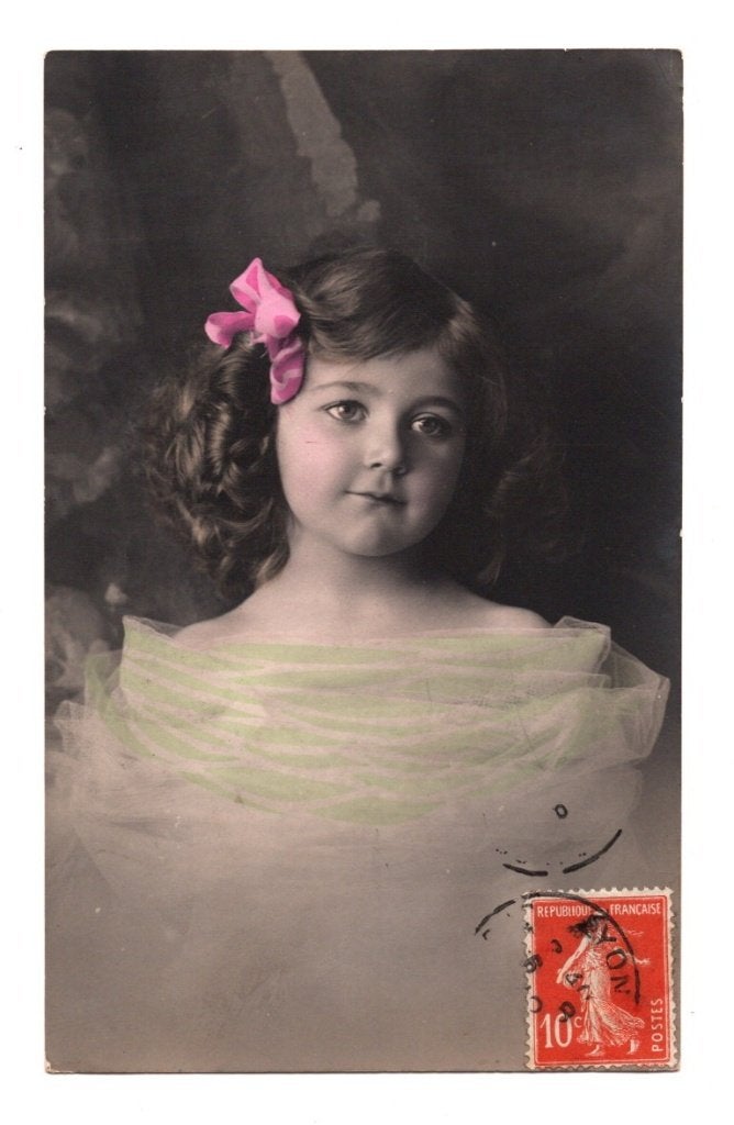 Antieke Fotokaart Meisje in Tutu met Roze Strik, Ophalen of Verzenden, Voor 1920, Gelopen, Kinderen