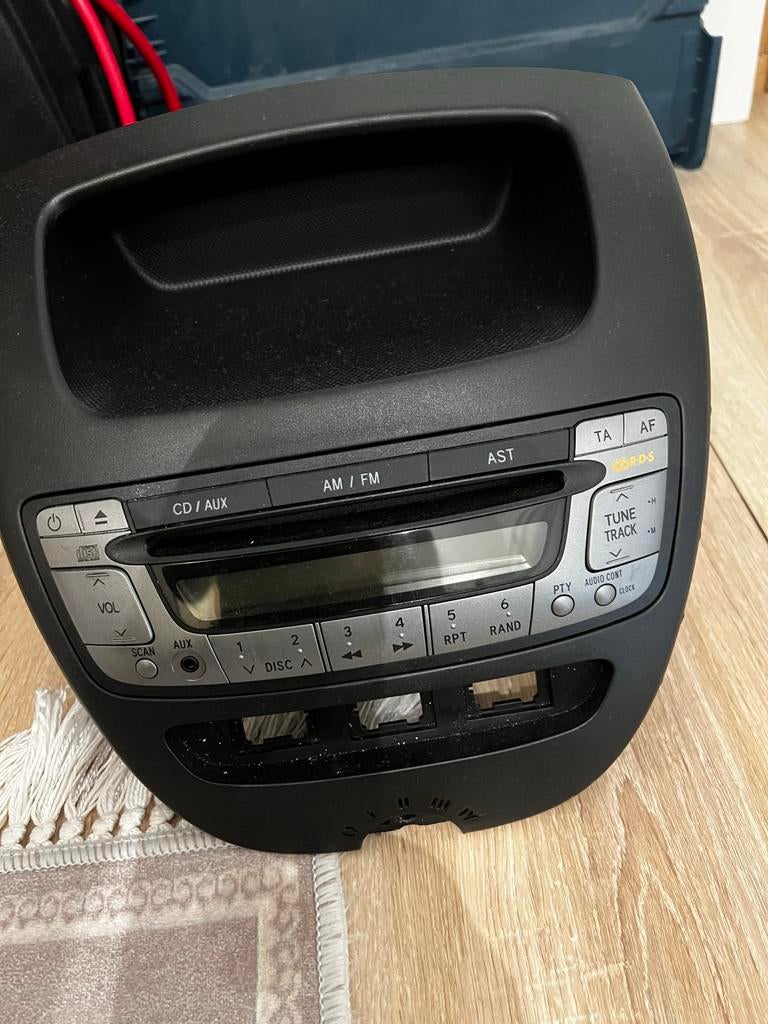 Toyota Aygo / Citroën C1 / Peugeot 107 Radio CD Speler, Auto diversen, Ophalen, Gebruikt